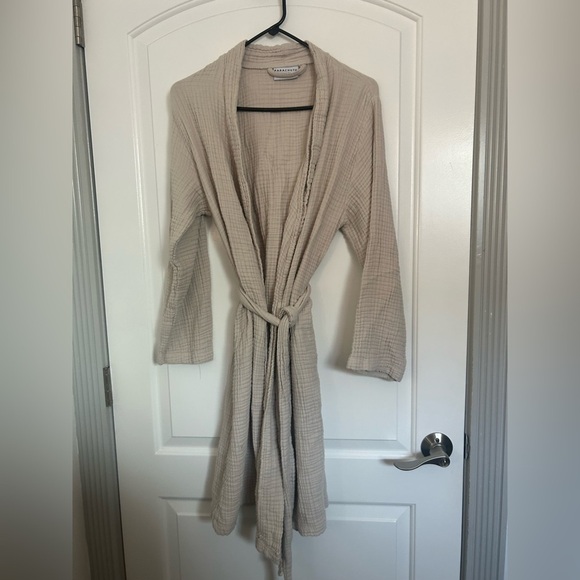 Parachute Cream Robe - Picture 5 of 13